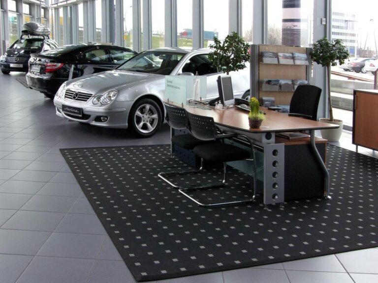 Mercedes Benz Warszawa Sp. z o.o. – Budynek Firmowy