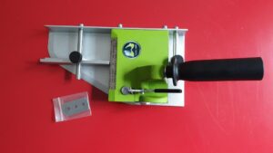 Przyrząd do cięcia pasów z wykładzin / paskownica Uzin Wolff